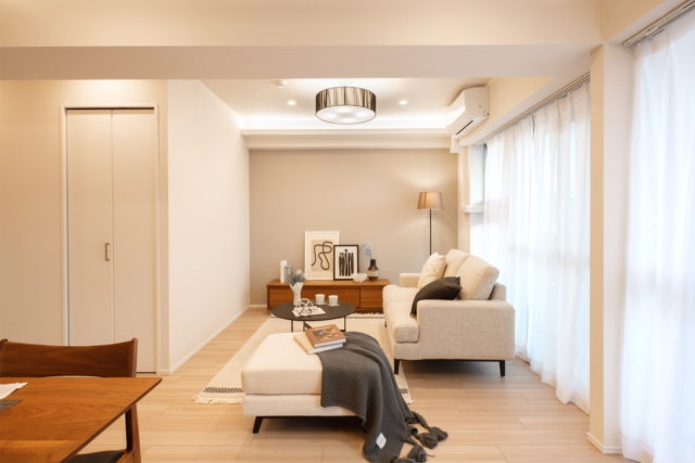 ���r���O -