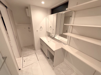 ���ʑ�E���ʏ� -