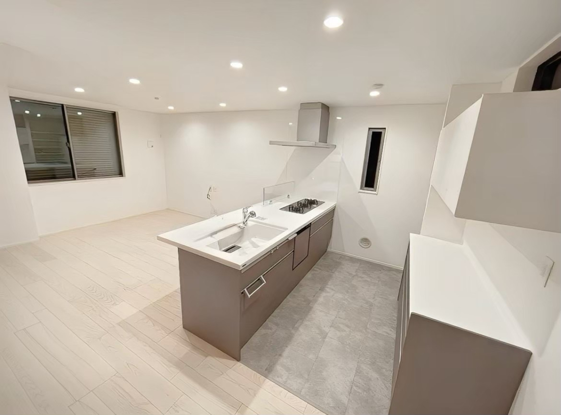 ���r���O -