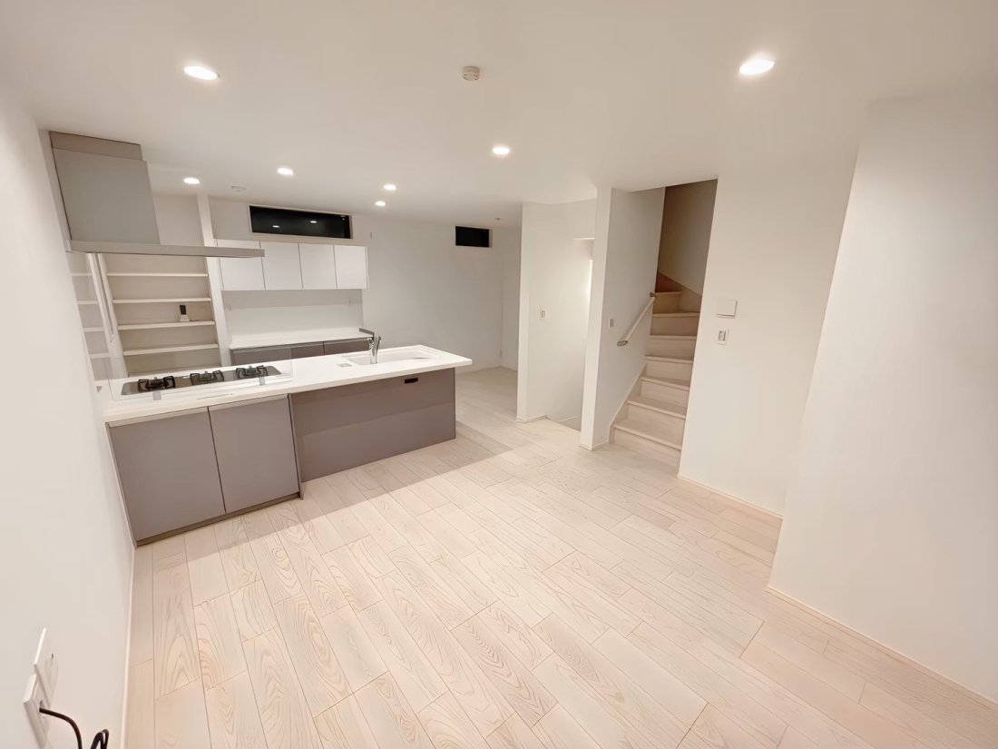 ���r���O -