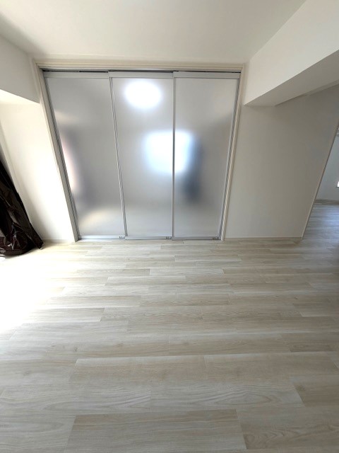 ���r���O -