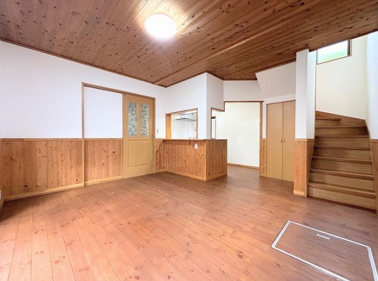���r���O -